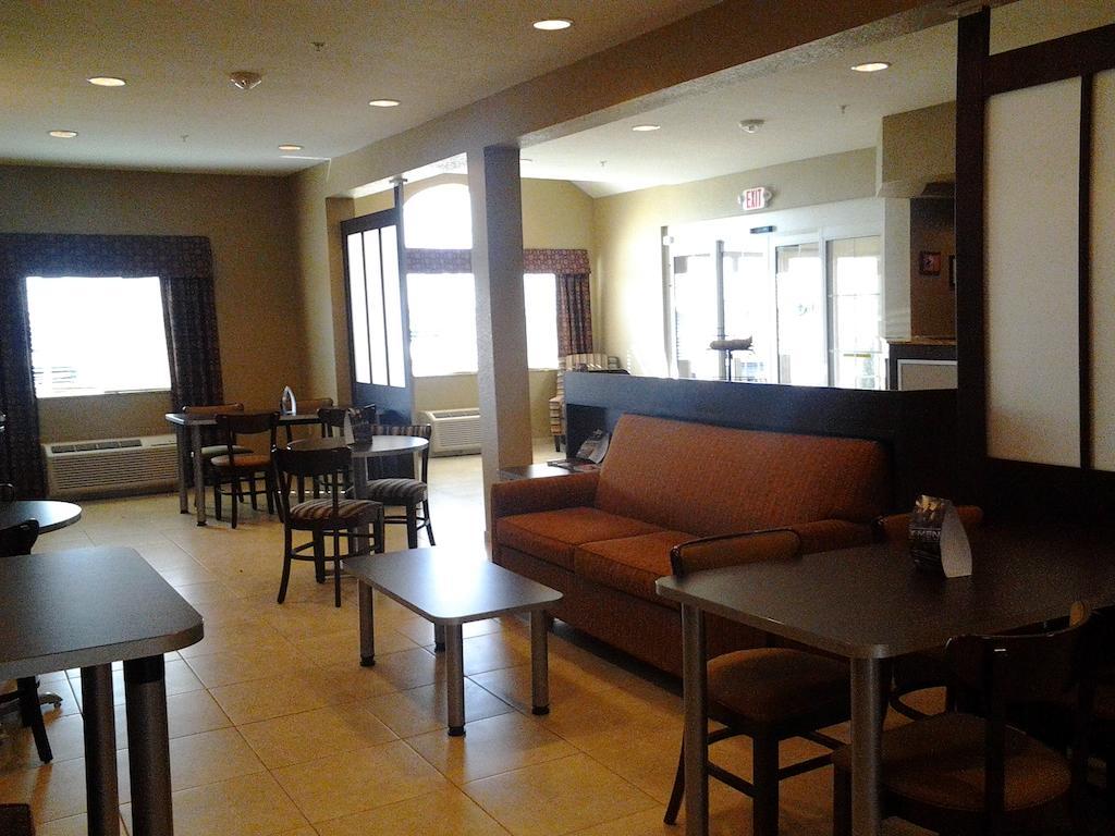 Microtel Inn & Suites Котулла Экстерьер фото