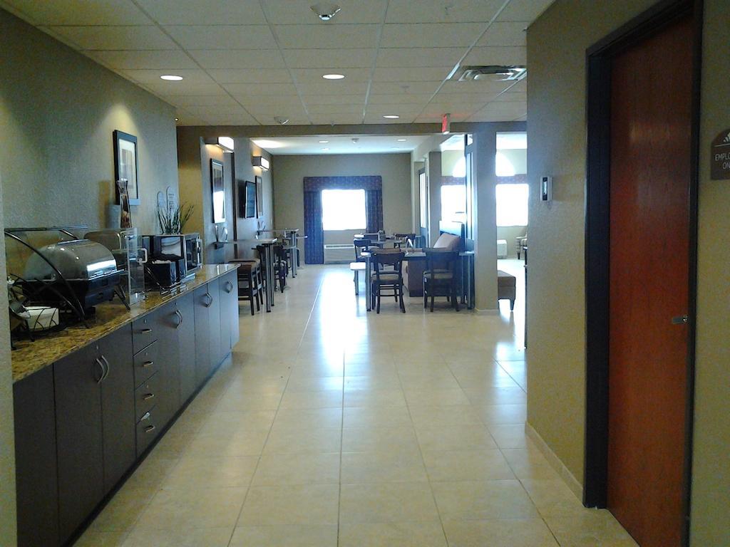 Microtel Inn & Suites Котулла Экстерьер фото