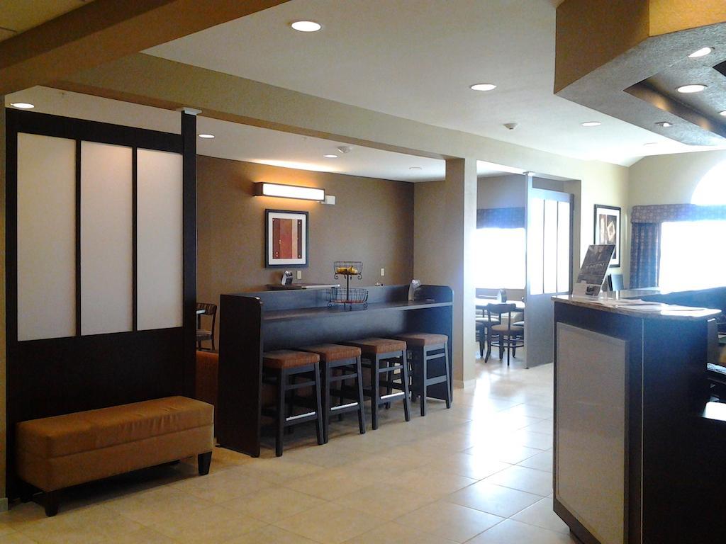 Microtel Inn & Suites Котулла Экстерьер фото