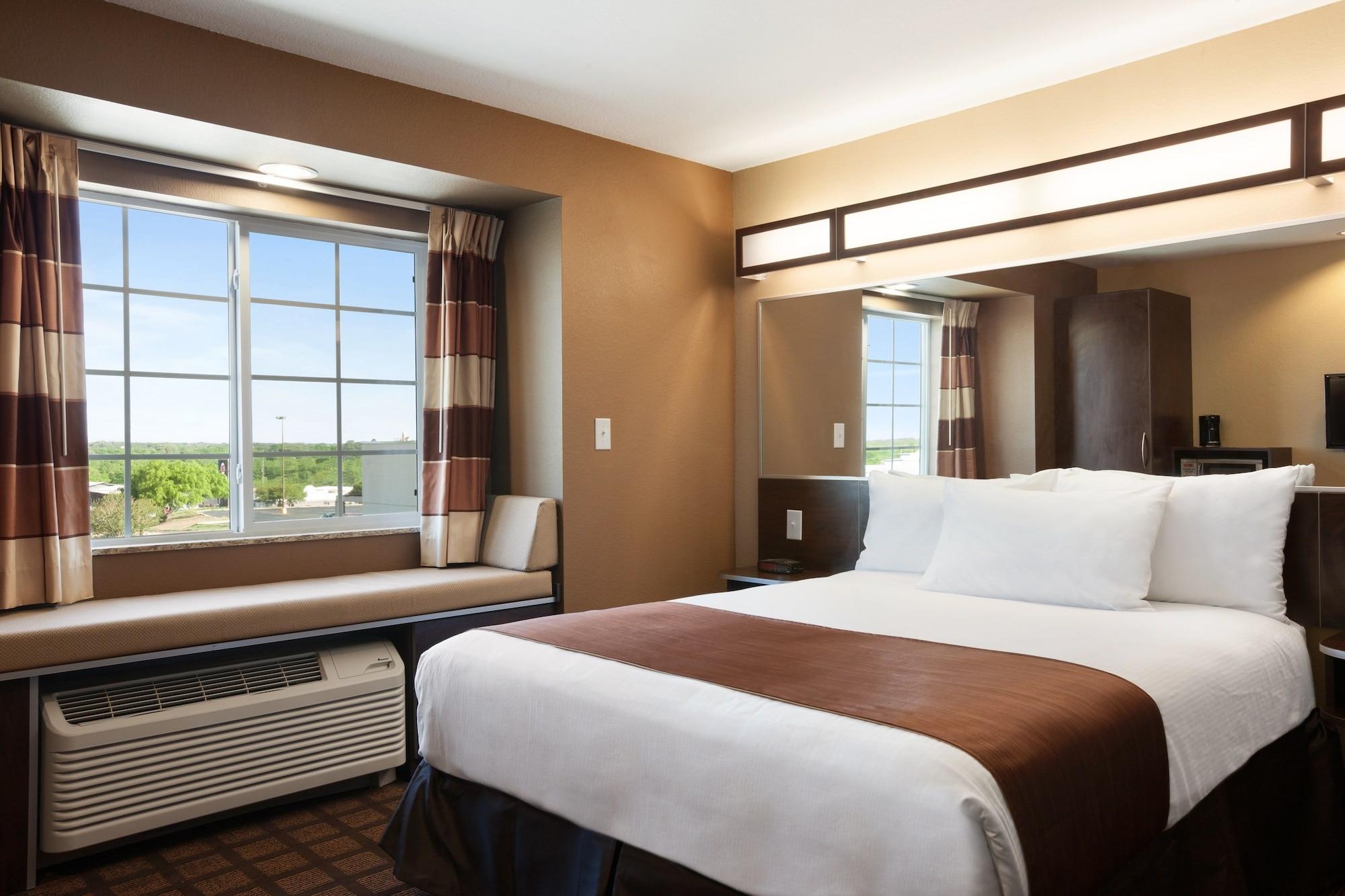 Microtel Inn & Suites Котулла Экстерьер фото