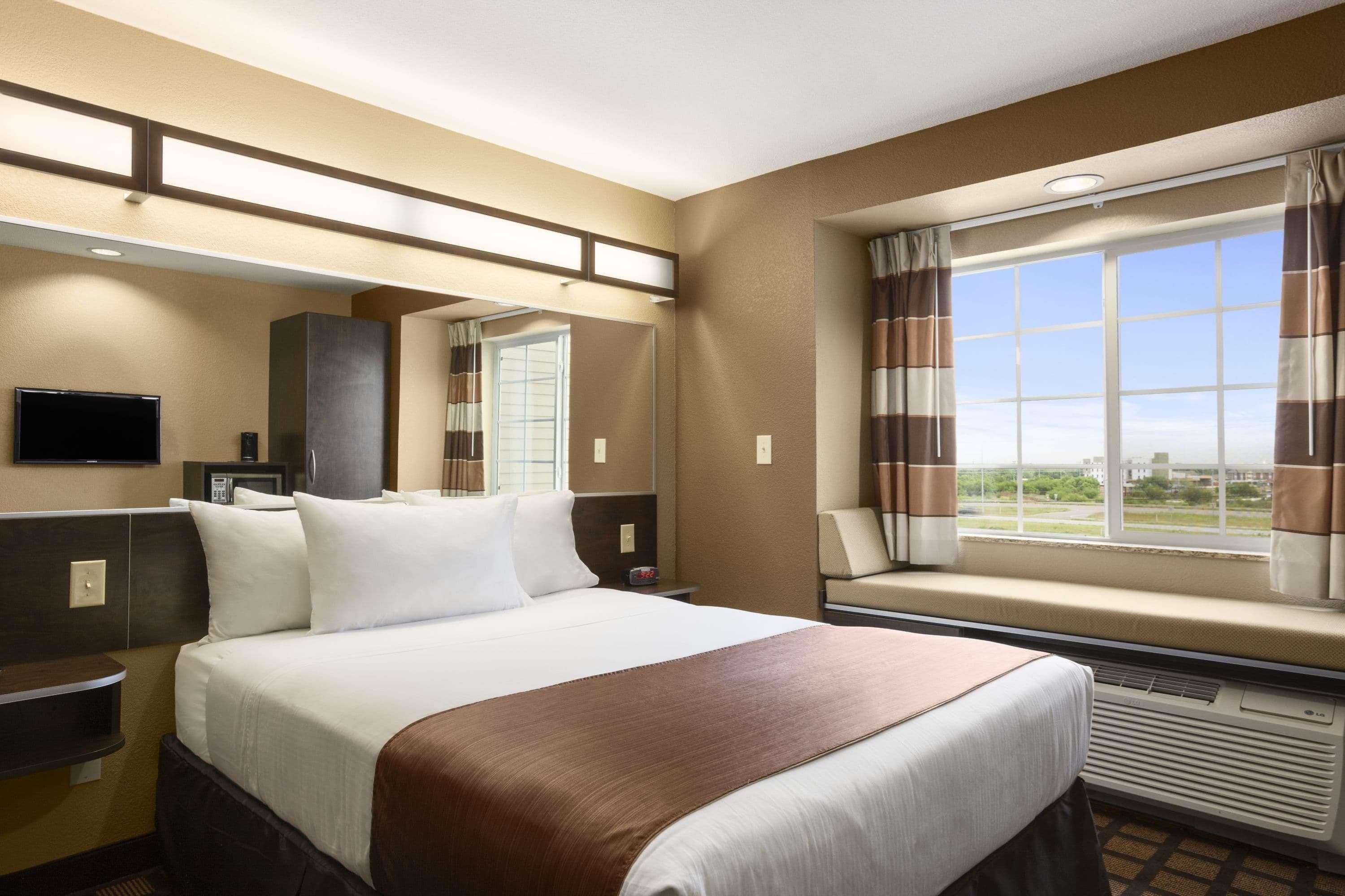 Microtel Inn & Suites Котулла Экстерьер фото