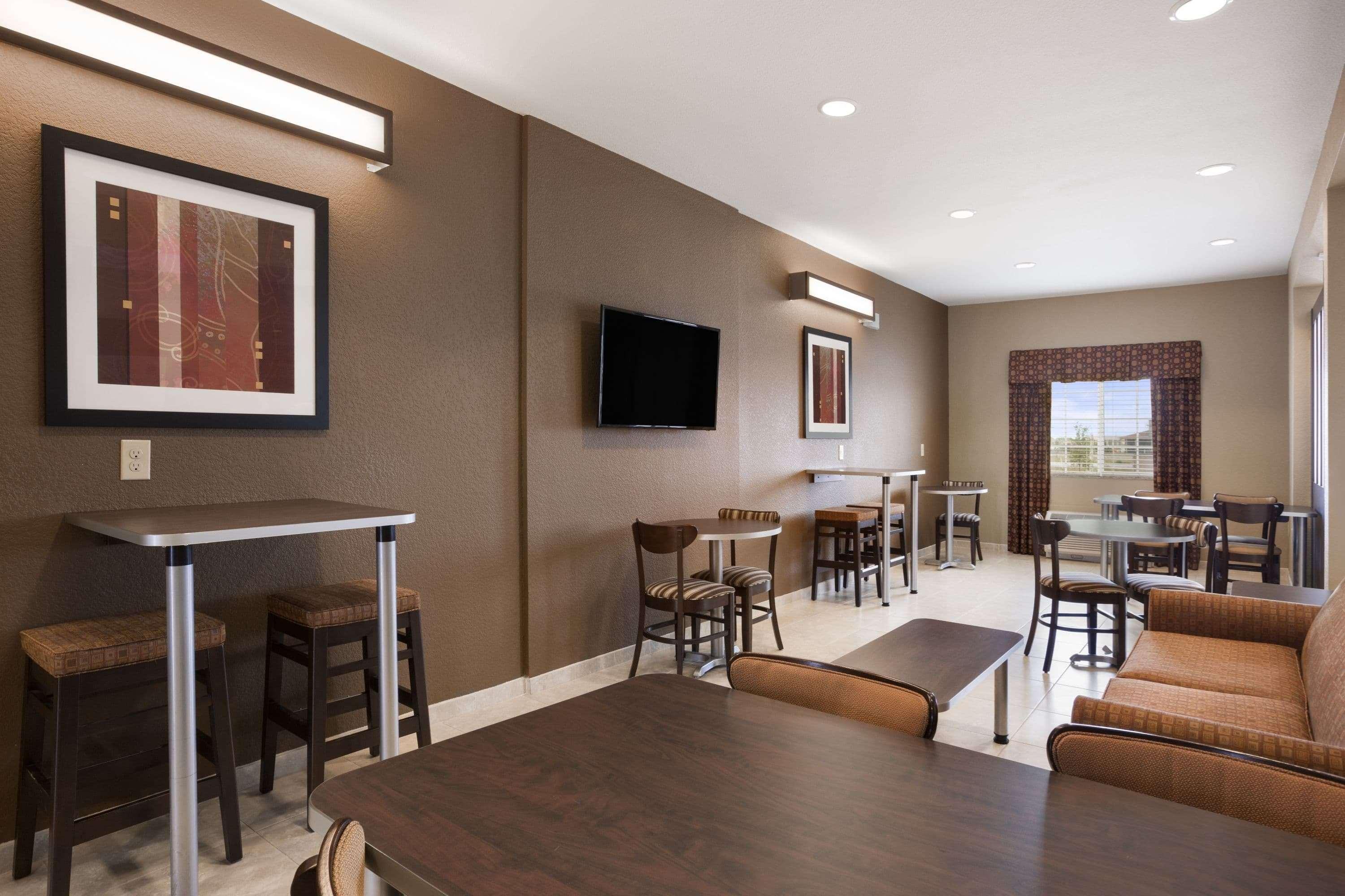 Microtel Inn & Suites Котулла Экстерьер фото