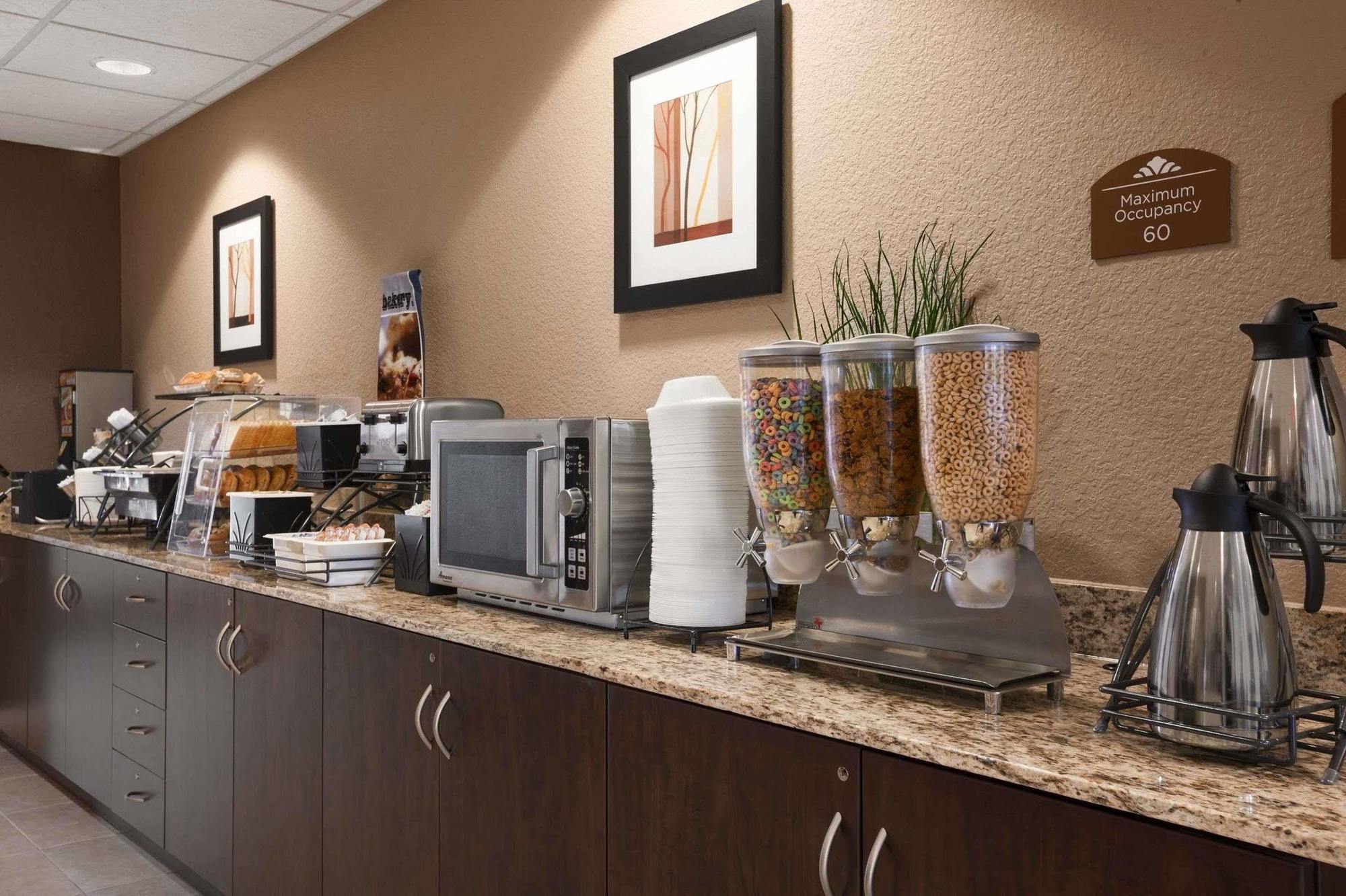 Microtel Inn & Suites Котулла Экстерьер фото