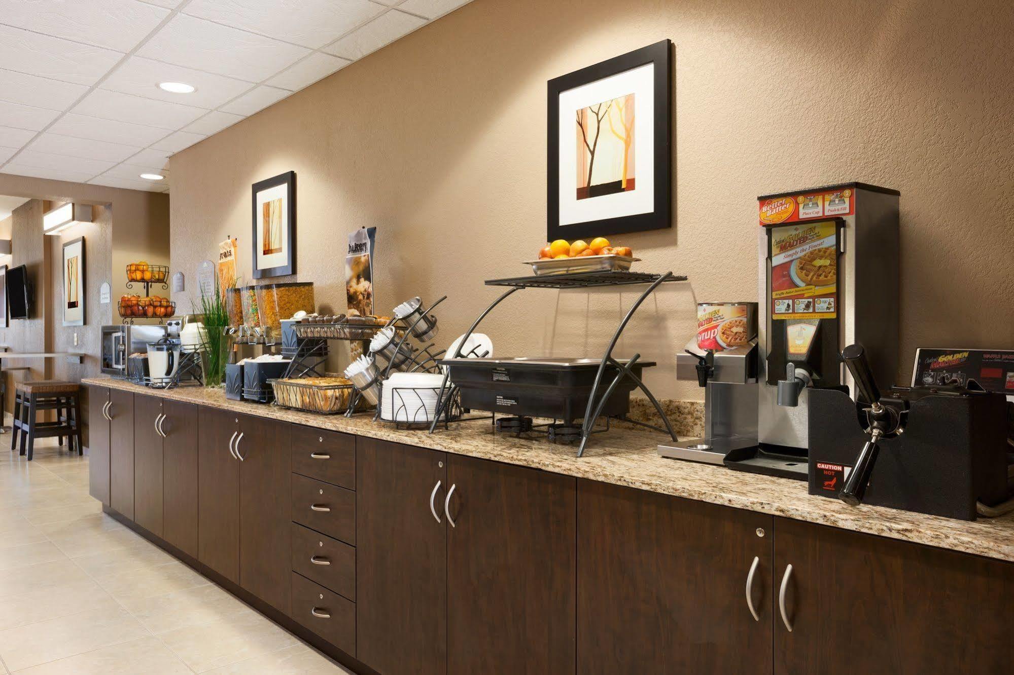 Microtel Inn & Suites Котулла Экстерьер фото